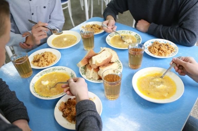 Бесплатное питание в школьной столовой: